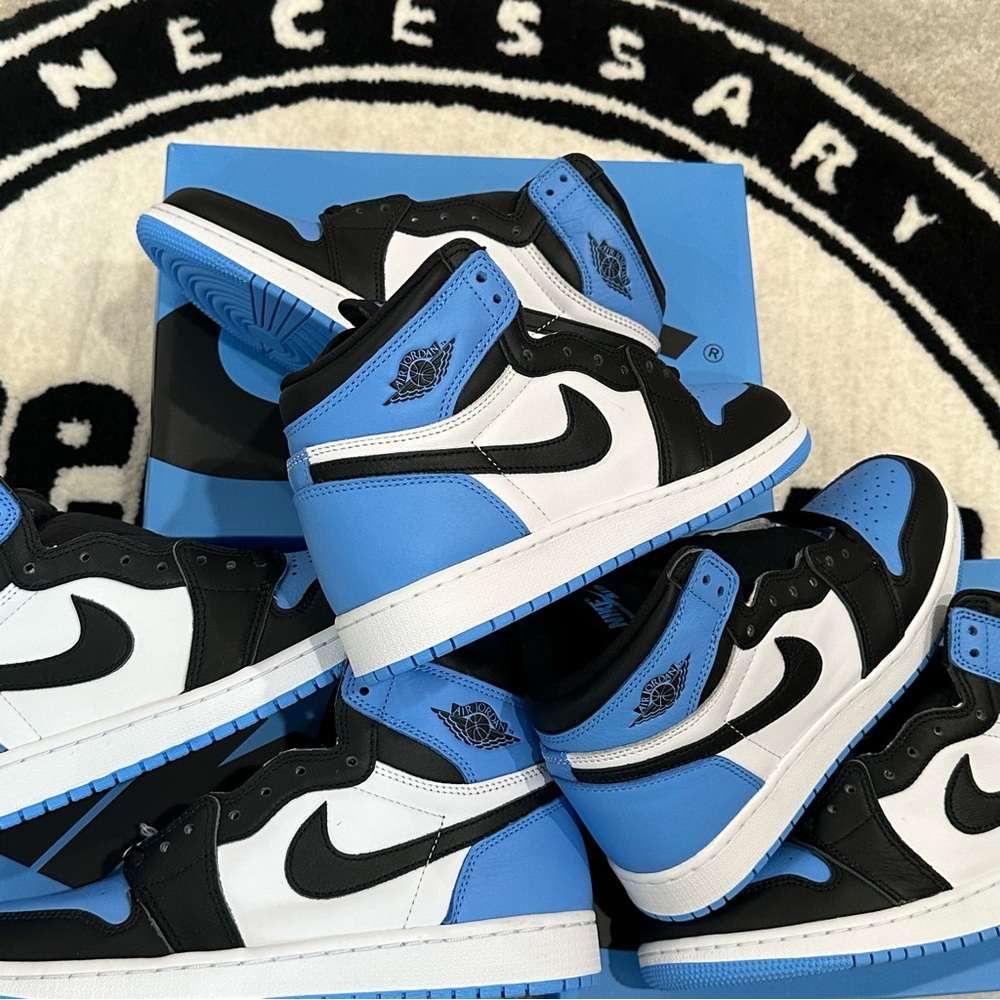 Air Jordan 1 Retro High OG UNC Toe